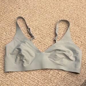 Bombas No Show Plunge Bralette